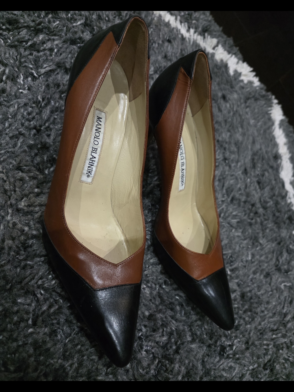 Manolo Blahnik Two-Tone Brown and Black Pointed Leather Pumps Size 37